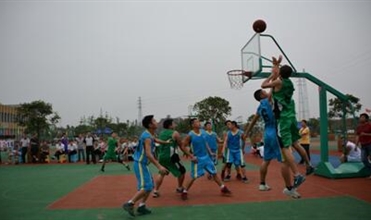 銅梁公司籃球隊獲銅梁“農商行杯”第四屆籃球運動會男子甲級組冠軍